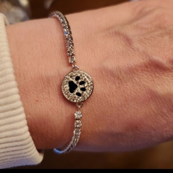 Macy's Silver Plated Cubic Zirconia Paw Slider Clasp  Bracelet - Picture 1 of 5